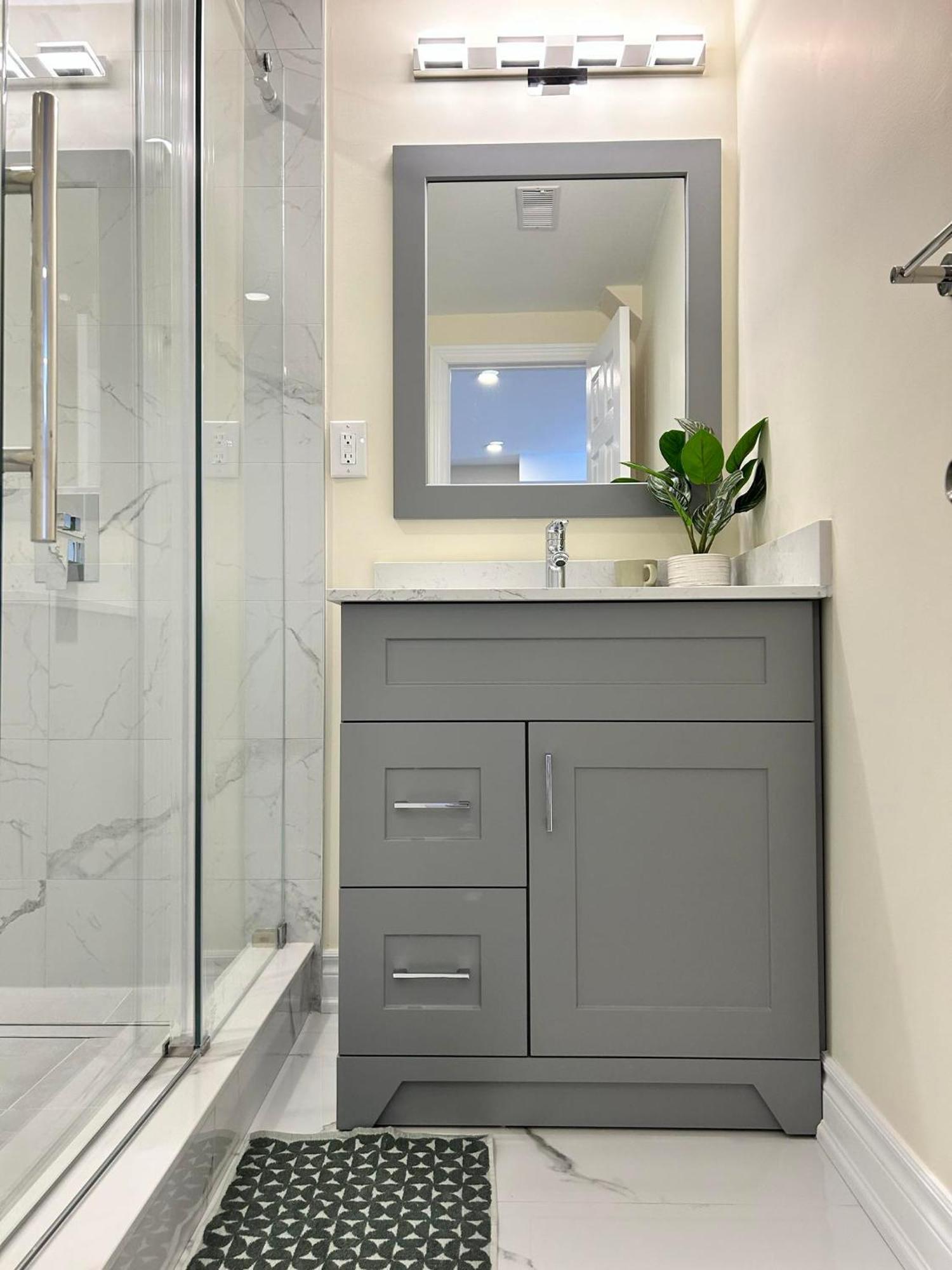 Brand New Lower Home With Exclusive Bathroom Toronto Bagian luar foto