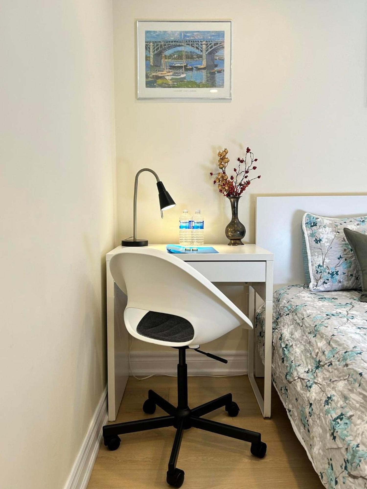 Brand New Lower Home With Exclusive Bathroom Toronto Bagian luar foto